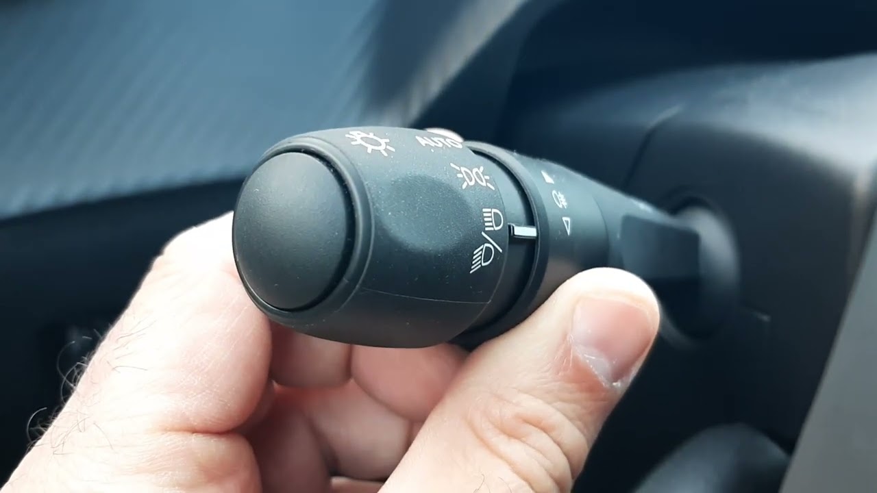 como poner luces antiniebla peugeot 208