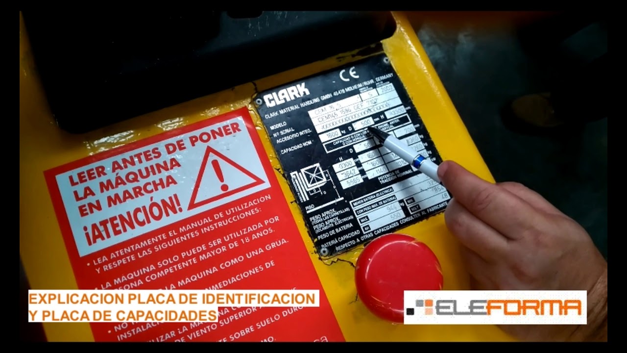 la placa de carga de una carretilla elevadora indica