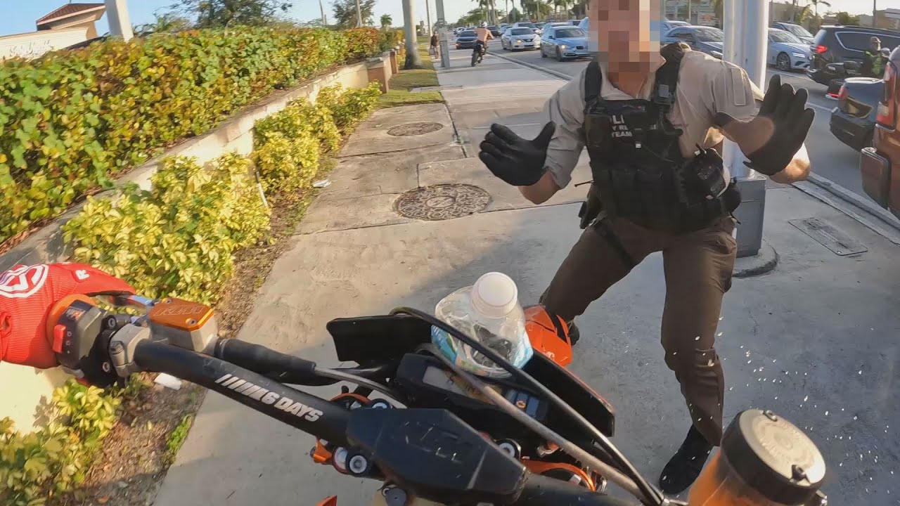 multa por hacer caballito en moto
