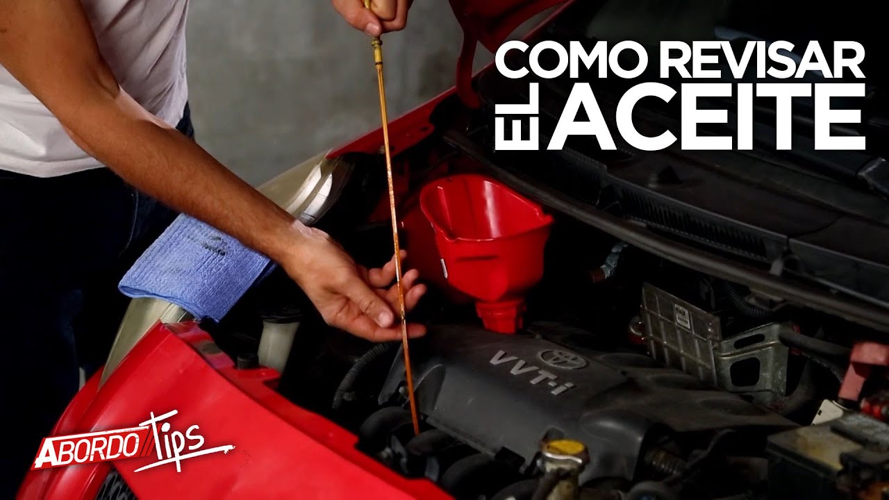 como mirar el nivel de aceite del coche