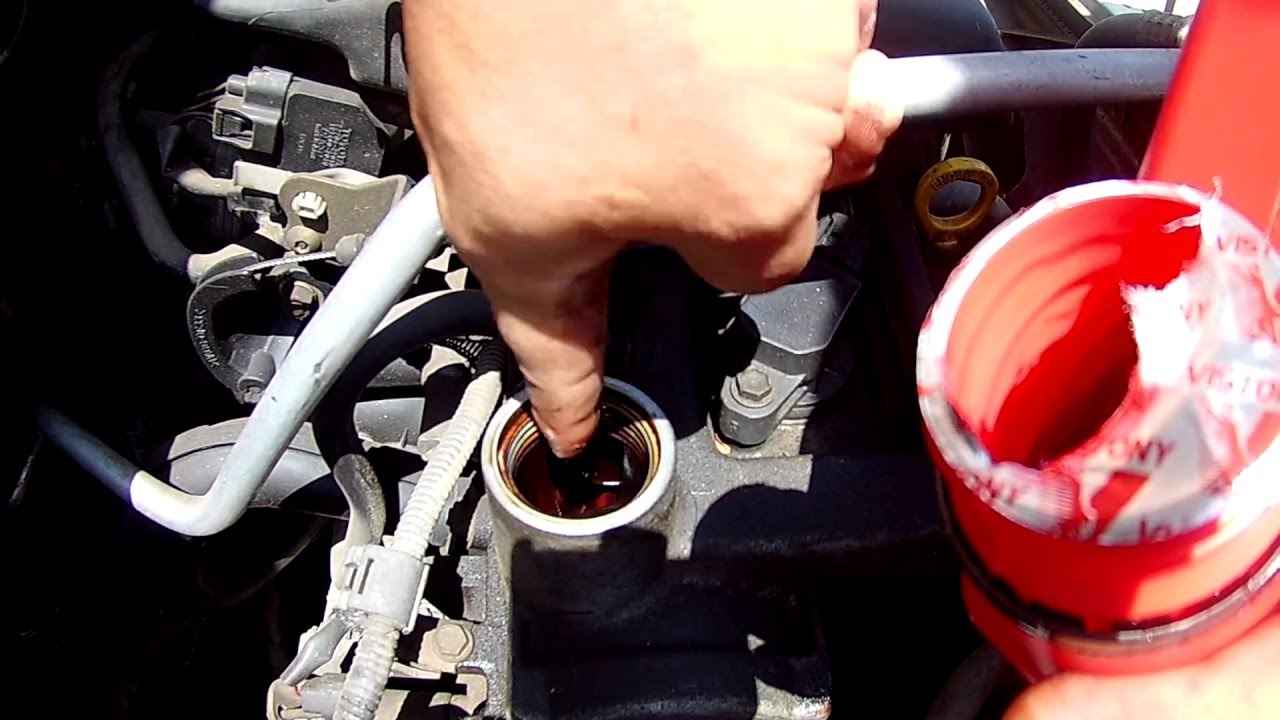 se puede añadir aceite al coche